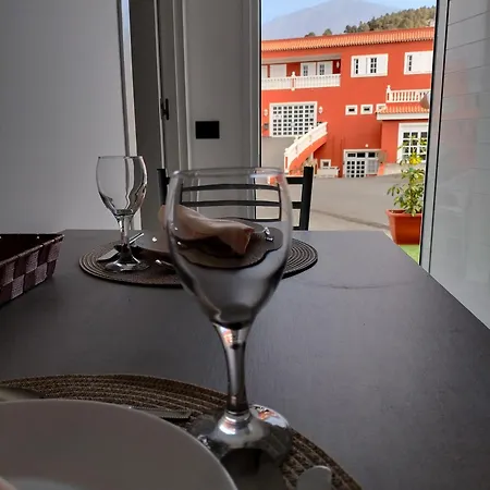 Bajo El Volcan * Icod De Los Vinos